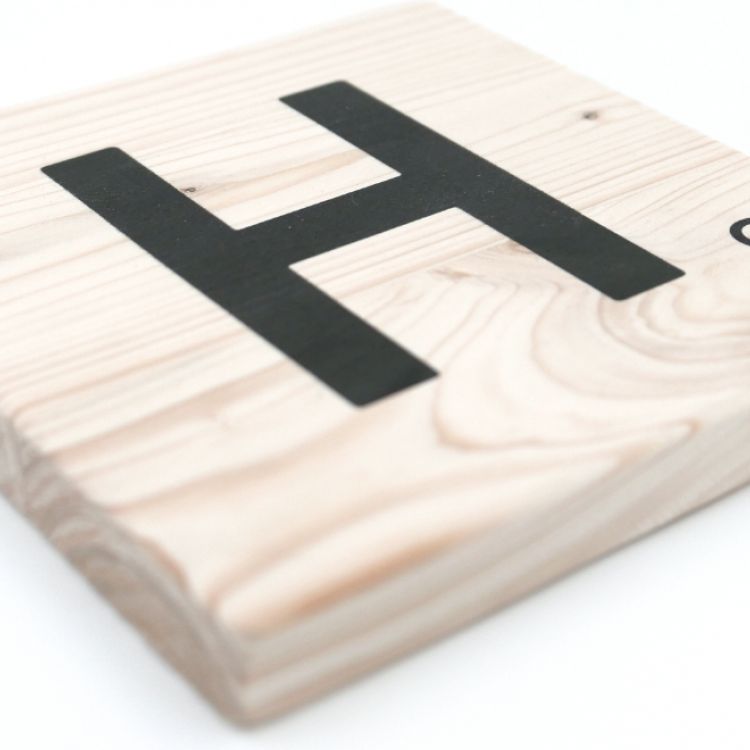 Alfabeto de madera Scrabble