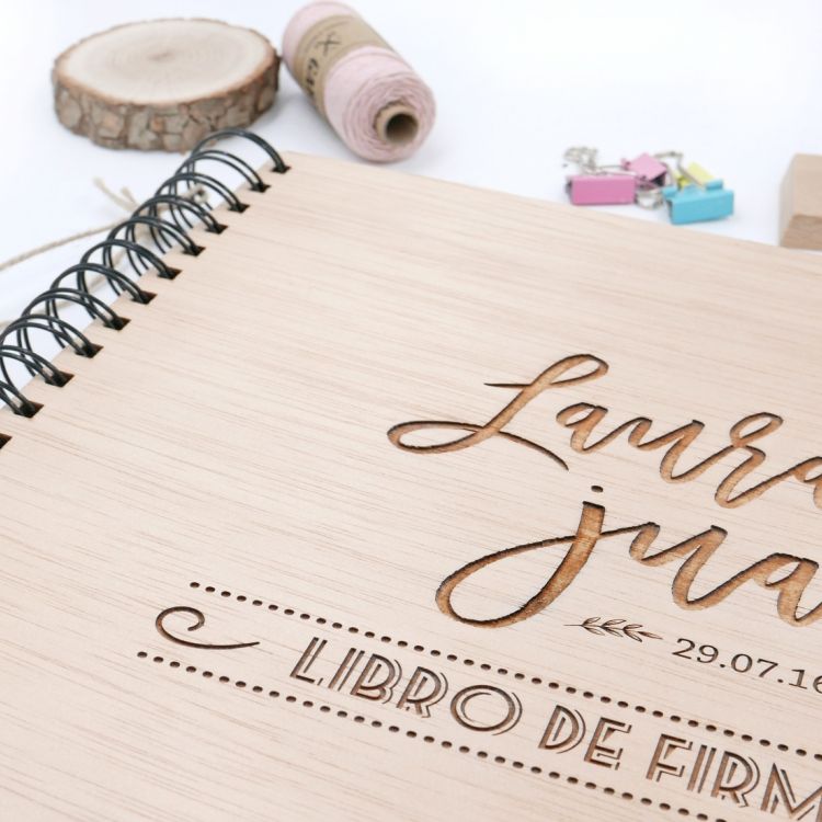 Libro de Firmas Madera Personalizado Furgoneta - ALABRISA detalles