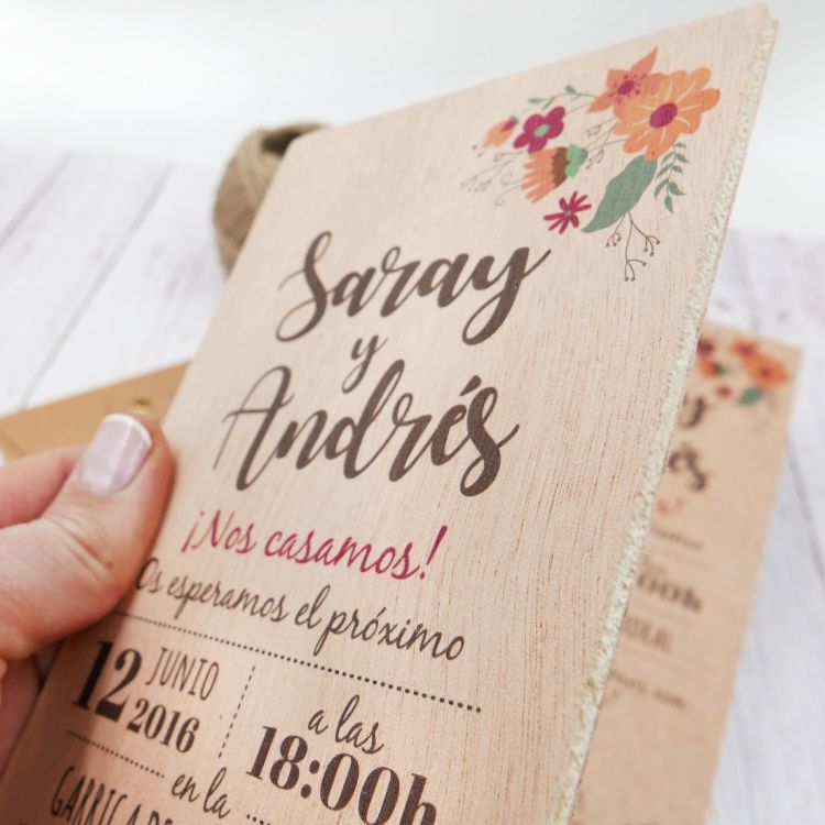 Invitación Floral Madera